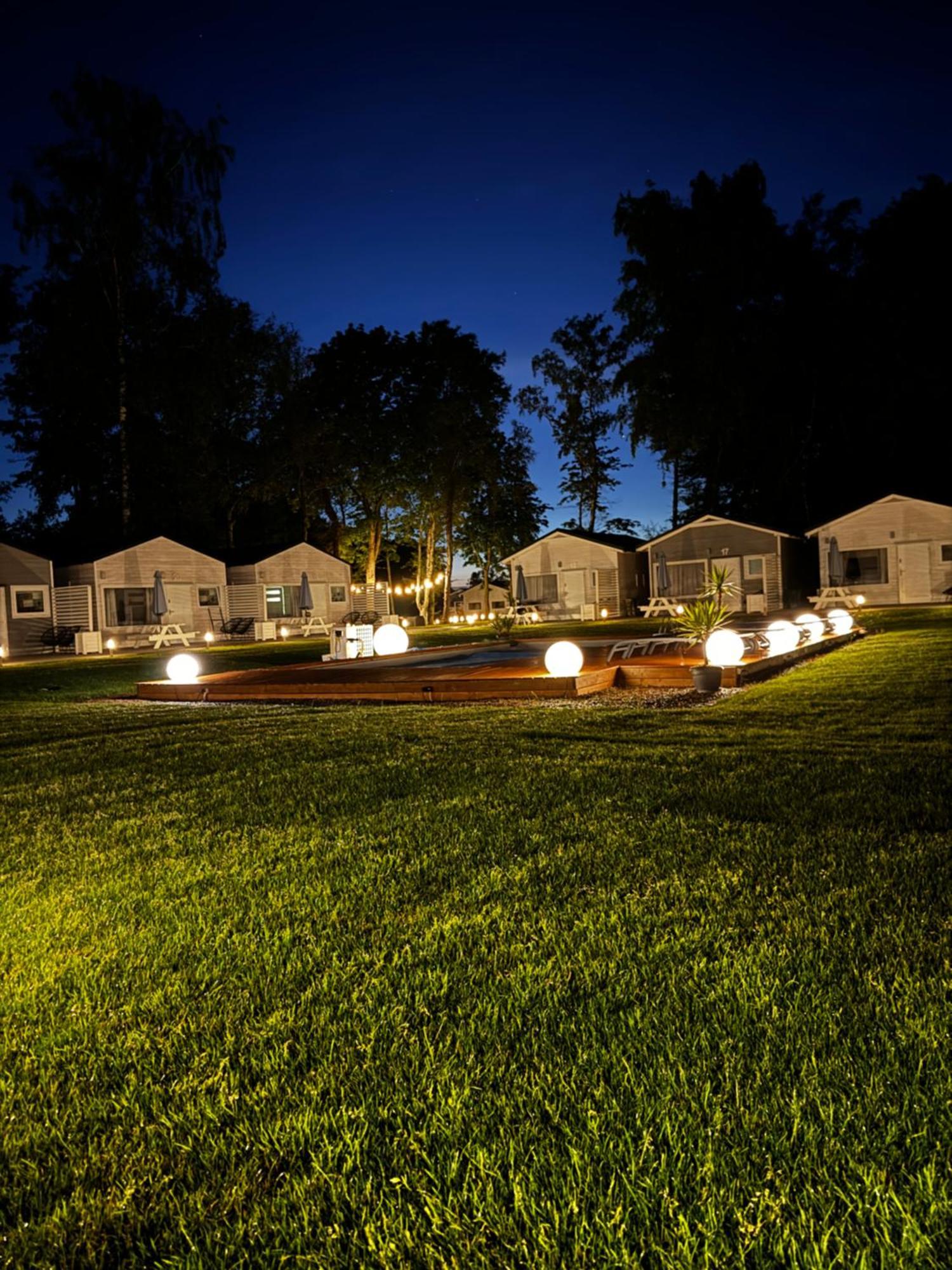 Lumi Resort Domki Letniskowe Z Podgrzewanym Basenem Rewal Exterior foto